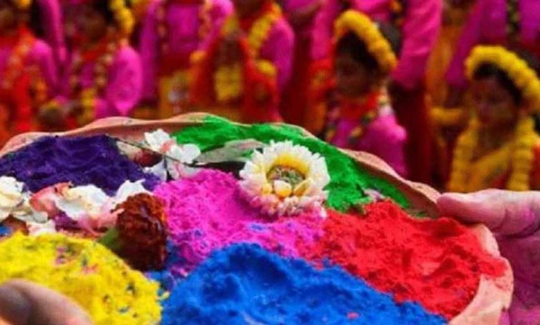 होली में वास्तु के अनुसार करें रंगों का चयन
