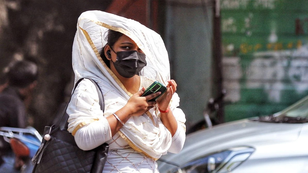 अत्यधिक गर्मी एवं लू से बचने के लिए नागरिक अपनायें सावधानियाँ: उप मुख्यमंत्री शुक्ल 6 अत्यधिक गर्मी एवं लू से बचने के लिए नागरिक अपनायें