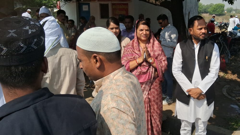 ईद की दी गई शुभकामनाएं