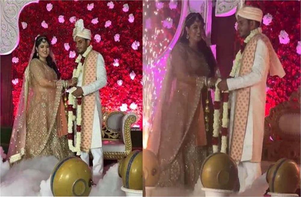 ऐसी शादी आपने कभी नहीं देखी होगी, झज्जर जिले में दूल्हा-दुल्हन तो थे, लेकिन न तो पंडित था, न सजा मंडप 6 ऐसी शादी आपने कभी नहीं देखी होगी झज्जर जिले में