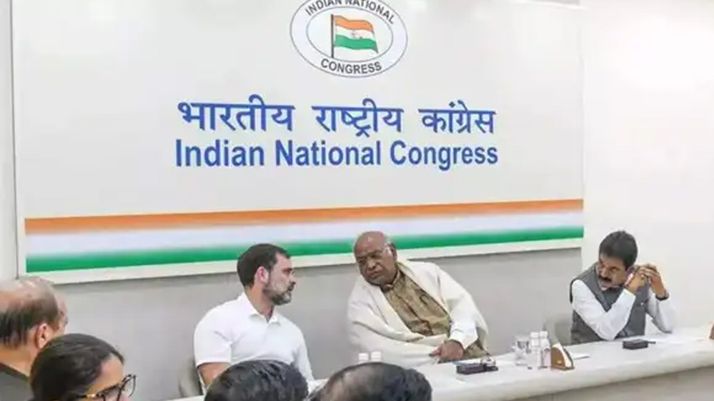 कांग्रेस के अहमदाबाद अधिवेशन के बाद संगठन में बड़े बदलाव