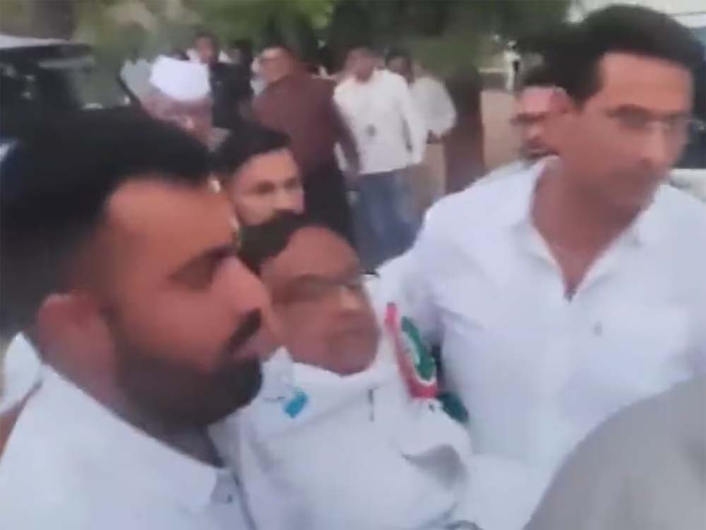 कांग्रेस नेता पी चिदंबरम साबरमती आश्रम में हुए बेहोश अस्पताल