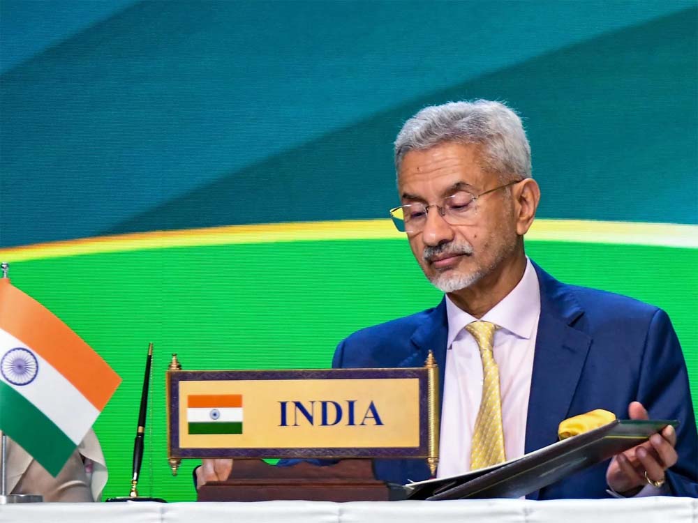 टैरिफ अटैक से निपटने पर एस जयशंकर ने कहा हमने