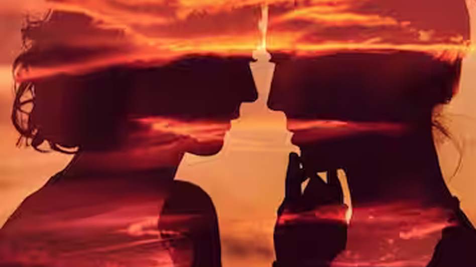 डबरा में दो बच्चों की मां अपने पड़ोस में रहने वाली युवती के प्रेमजाल में फंसकर उसके साथ भाग गई 6 डबरा में दो बच्चों की मां अपने पड़ोस में रहने