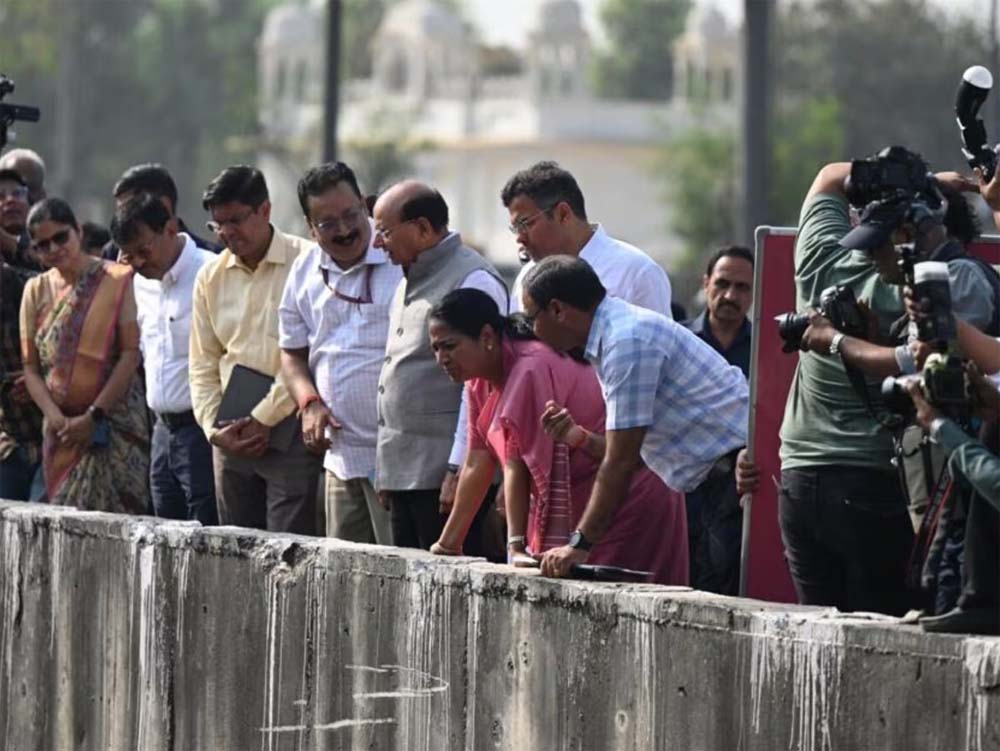 दिल्ली की सीएम रेखा गुप्ता ने यमुना सफाई के मुद्दे