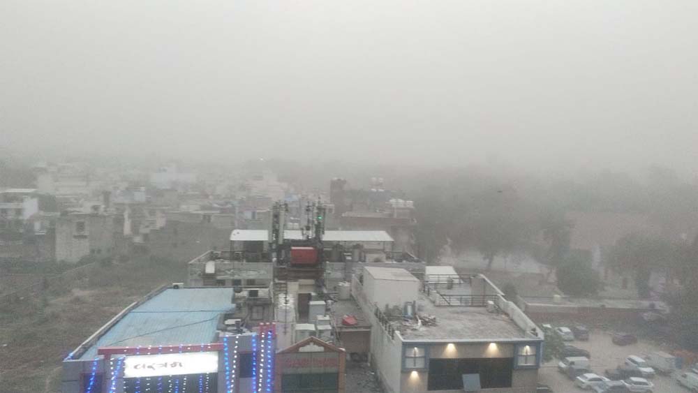 दिल्ली NCR में फिर मौसम ने मारी पलटी कई इलाकों में