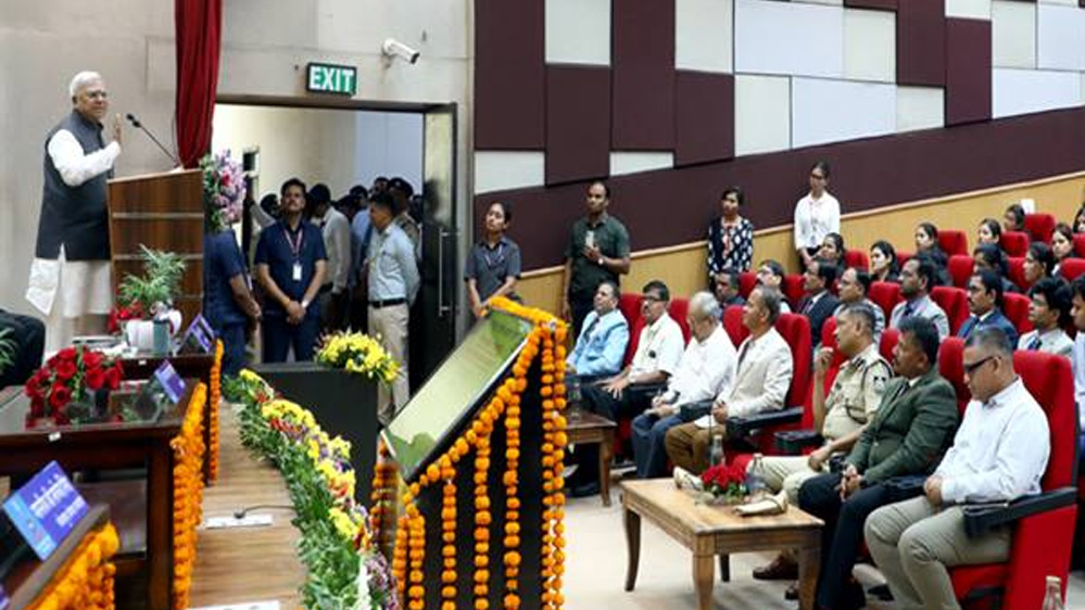 निष्ठा, धैर्य के साथ न्याय संगत दलील देना लोक अभियोजक का दायित्व: राज्यपाल पटेल 6 निष्ठा धैर्य के साथ न्याय संगत दलील देना लोक अभियोजक