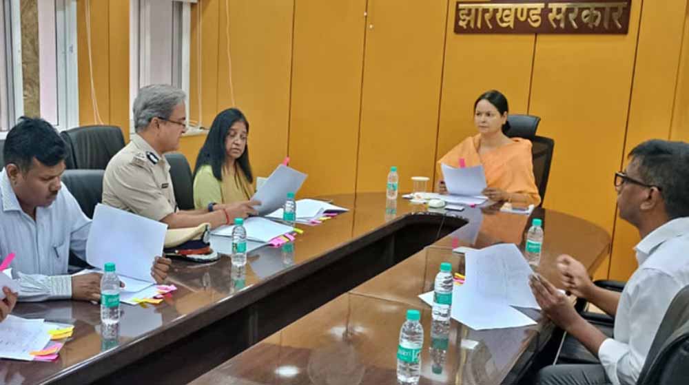 पदमा ओपी को थाना में बदलेगा प्रशासन, देवघर एयरपोर्ट में नया पुलिस आउट पोस्ट खोलने का लिया निर्णय 6 पदमा ओपी को थाना में बदलेगा प्रशासन देवघर एयरपोर्ट में