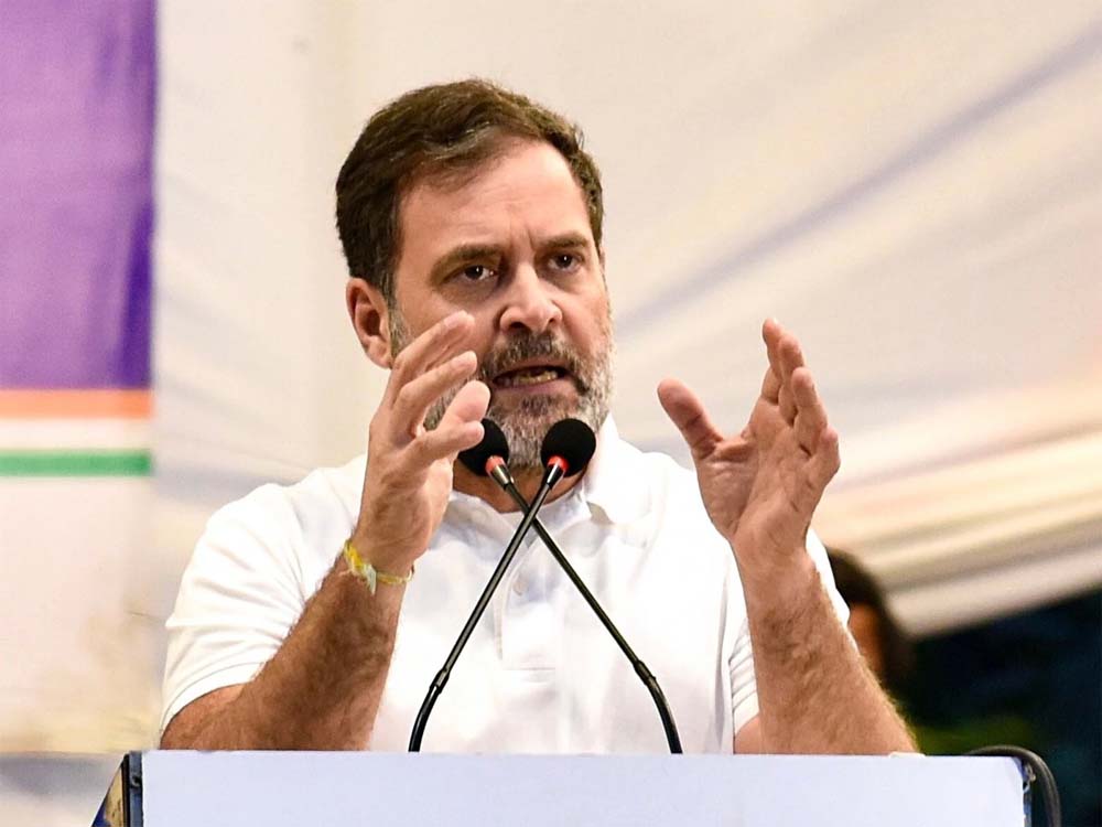 पुणे की अदालत ने अहम फैसला सुनाते हुए कांग्रेस नेता