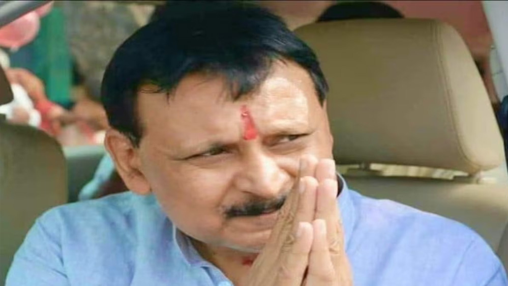 पूर्व विधायक विनय शंकर तिवारी पर कसा ईडी का शिकंजा, 11 ठिकानों पर छापा 6 पूर्व विधायक विनय शंकर तिवारी पर कसा ईडी का शिकंजा