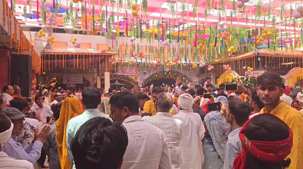 बुंदेलखंड की अयोध्या ओरछा में रामनवमी की धूम बुंदेली बधाई