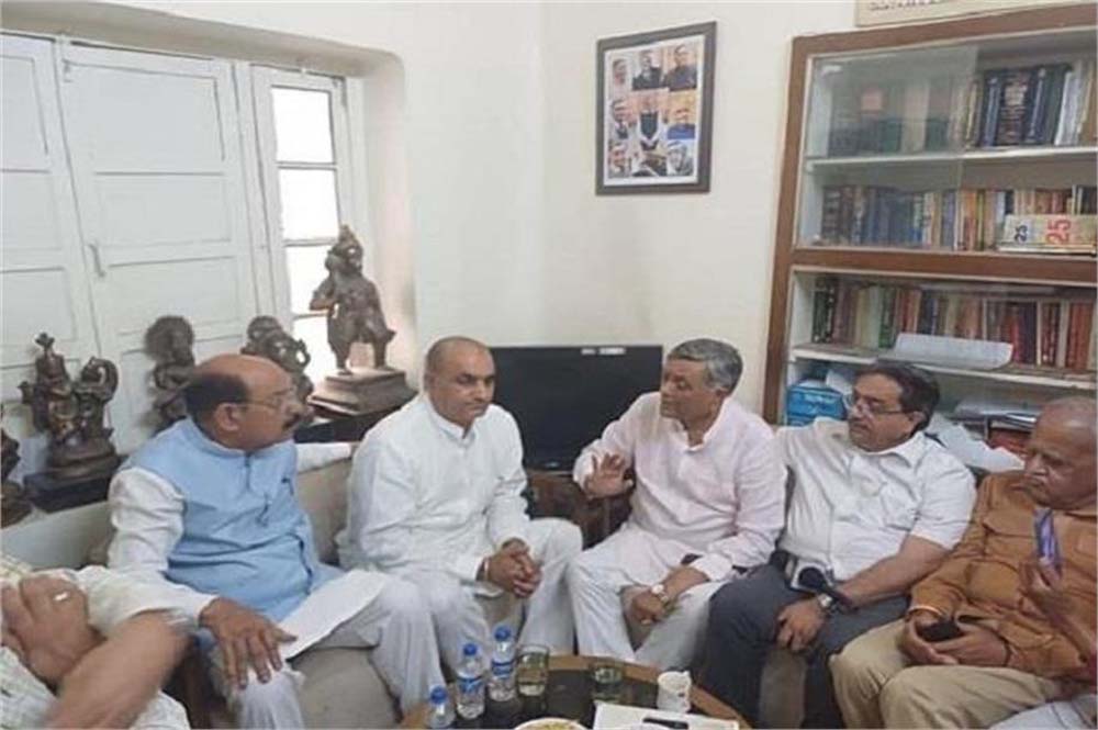 भाजपा के सीनियर नेता के घर गत देर ग्रेनेड हमला