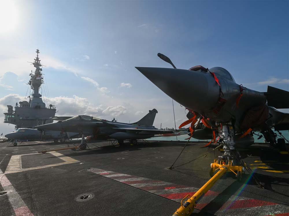 भारत ने दी 26 लड़ाकू विमान खरीदने की मंजूरी राफेल