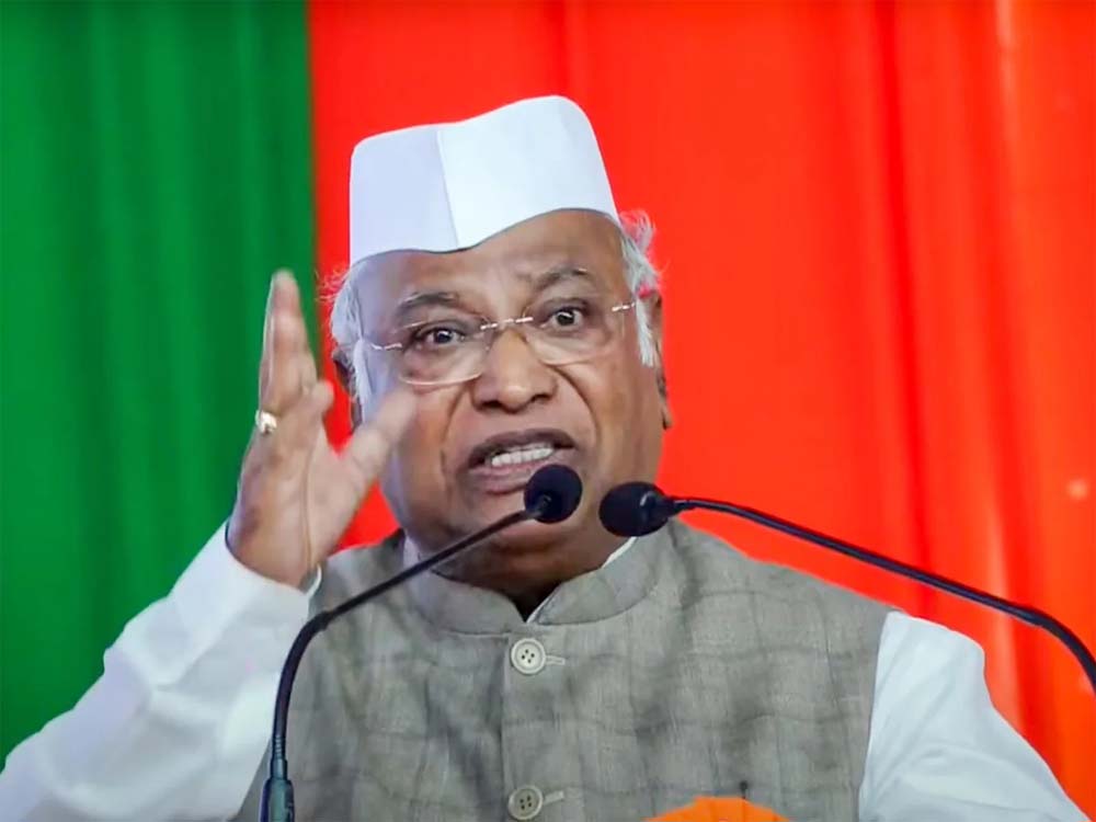 महाराष्ट्र में हार की टीस अब भी कांग्रेस अध्यक्ष मल्लिकार्जुन