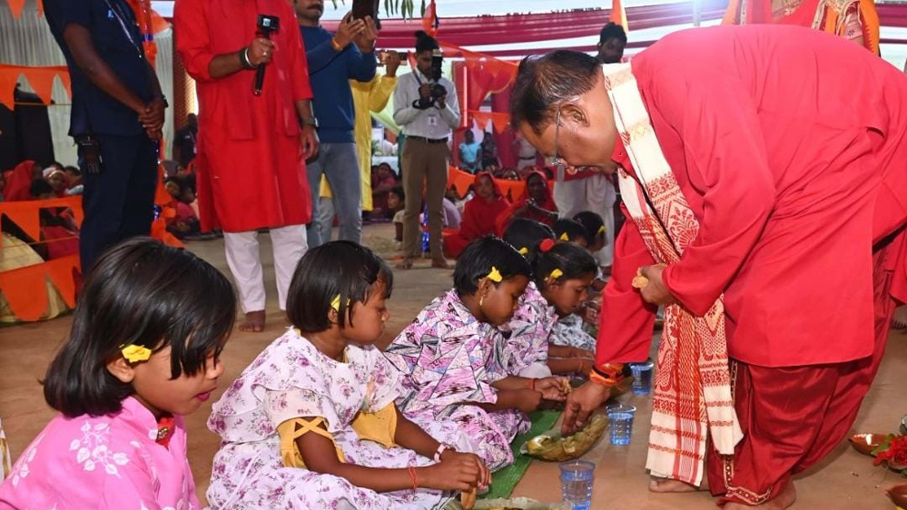 मुख्यमंत्री विष्णु देव साय ने की मां दुर्गा की पूजा