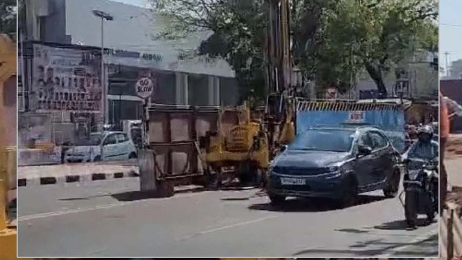 मेट्रो ओरेंज लाइन व ब्ल्यू लाइन निर्माण ने डेढ़ किमी