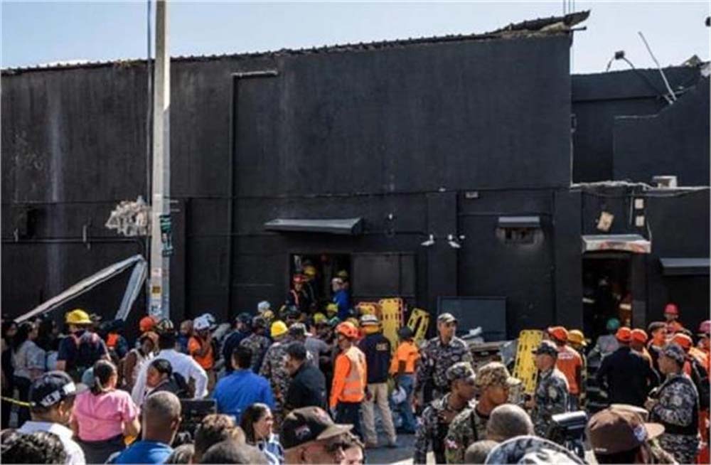 म्यूजिक कंसर्ट के दौरान अचानक छत गिरने से अब तक