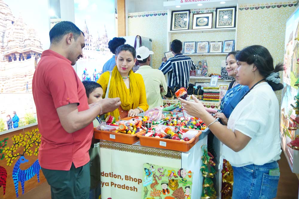 विक्रमोत्सव 2025 में एमपी टूरिज्म का पवेलियन बना आकर्षण का केंद्र 6 विक्रमोत्सव 2025 में एमपी टूरिज्म का पवेलियन बना आकर्षण का