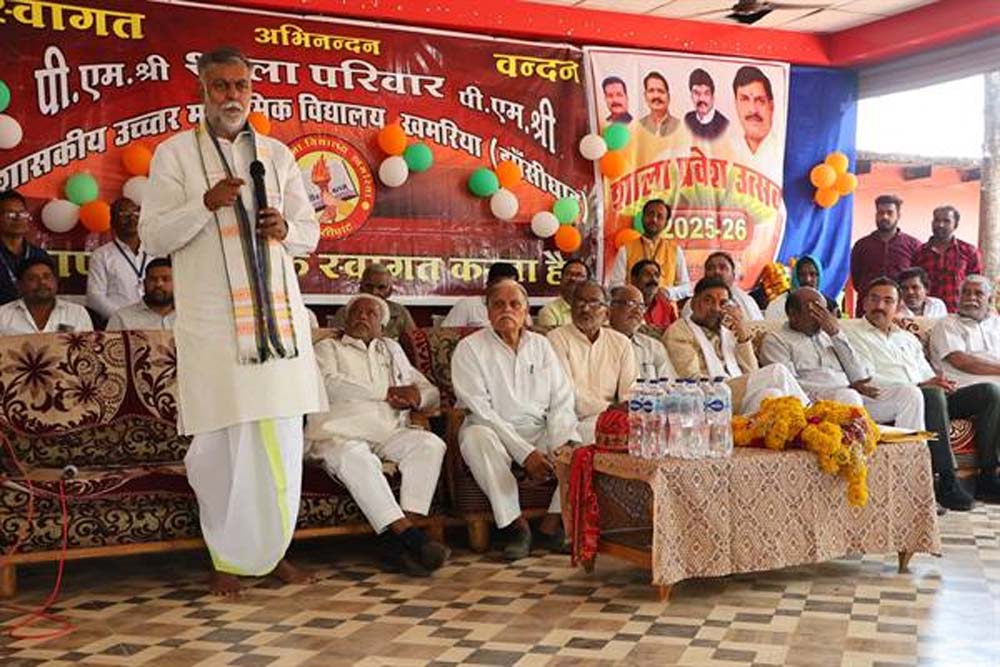 विद्यार्थी स्वयं को तपाकर जीवन में प्रगति के मार्ग पर अग्रसर होता है : मंत्री पटेल 6 विद्यार्थी स्वयं को तपाकर जीवन में प्रगति के मार्ग पर