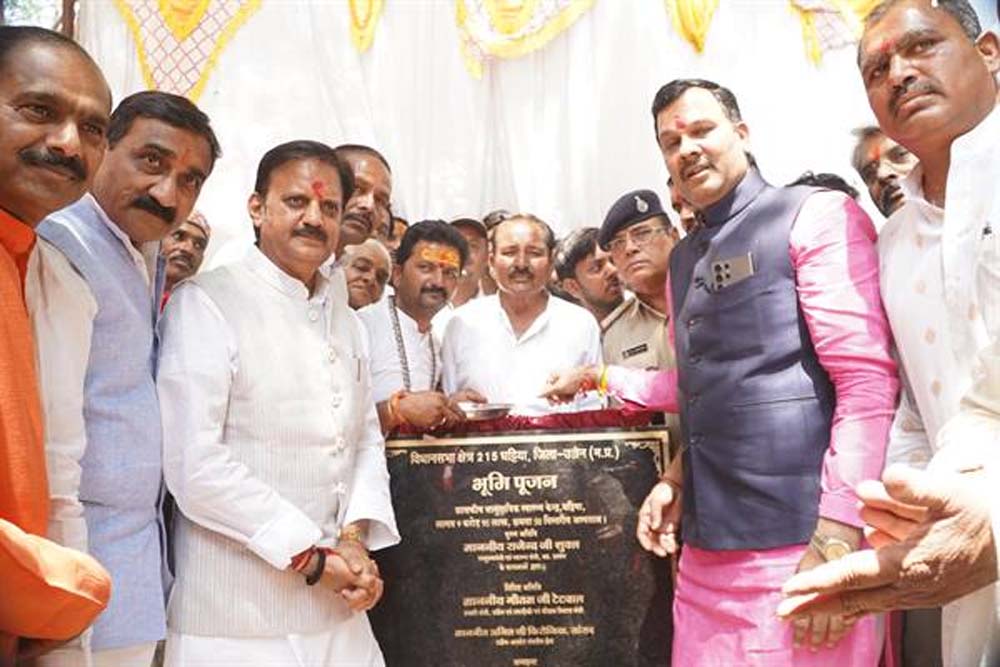 स्वास्थ्य सेवाओं को बेहतर बनाने के लिये विकासखंड स्तर पर स्वास्थ्य सेवाओं को सुदृढ़ करना ज़रूरी: उप मुख्यमंत्री शुक्ल 6 स्वास्थ्य सेवाओं को बेहतर बनाने के लिये विकासखंड स्तर पर
