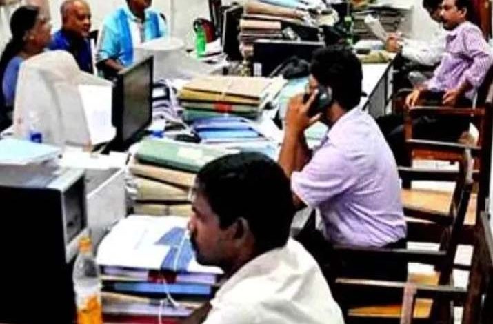 2002 से SC-ST को प्रमोशन में मिला आरक्षण, हजारों कर्मचारियों पर लटकी रहेगी डिमोशन की तलवार 1 2002 से SC ST को प्रमोशन में मिला आरक्षण हजारों कर्मचारियों