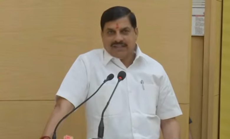 CM डॉ मोहन ने राज्य सेवा अधिकारियों के प्रशिक्षण कार्यक्रम का किया शुभारंभ बोले- शिक्षण से व्यक्ति और प्रशिक्षण से व्यक्तित्व बनता है 1 CM डॉ मोहन ने राज्य सेवा अधिकारियों के प्रशिक्षण कार्यक्रम