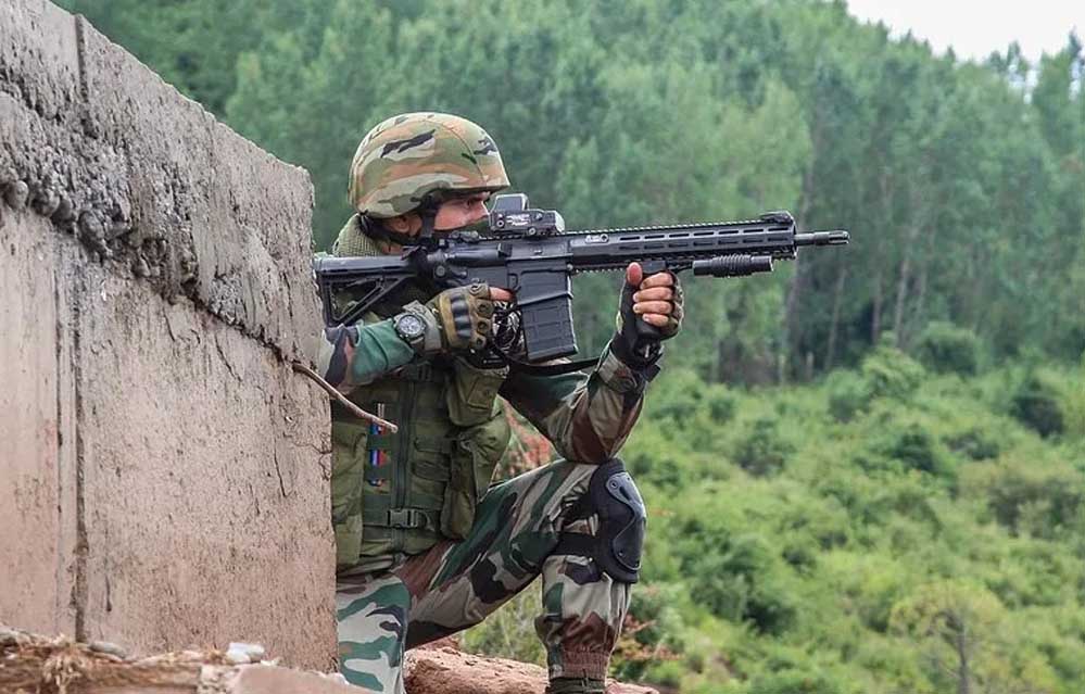 J K में आतंकियों के साथ मुठभेड़ में घायल जवान हुए