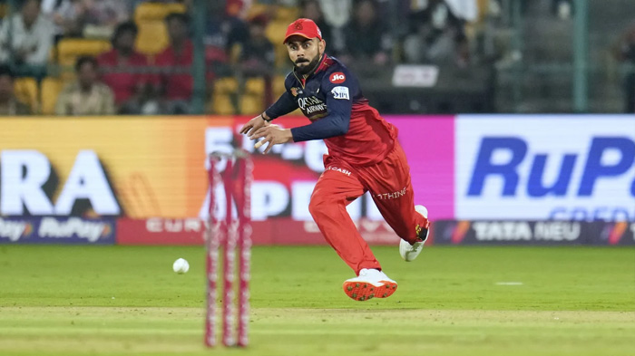 RCB ने चखा हार का स्वाद, बटलर और सुदर्शन के तूफान में उड़ी, गुजरात ने 8 विकेट से जीता मैच 1 RCB ने चखा हार का स्वाद बटलर और सुदर्शन के