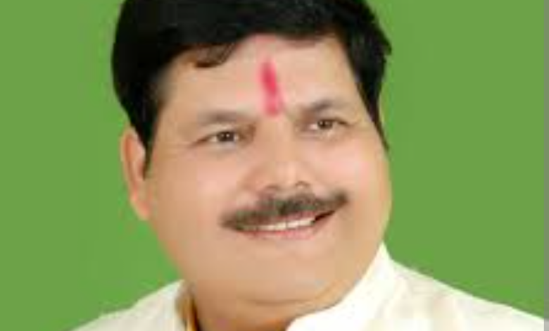 Cyber Fraud : मुंबई पुलिस ने भाजपा विधायक अंबरीश शर्मा के साले को किया था साइबर फ्राड में गिरफ्तार, विधायक भी राडार पर...? 1 Screenshot 20250408 164314.Chrome28129