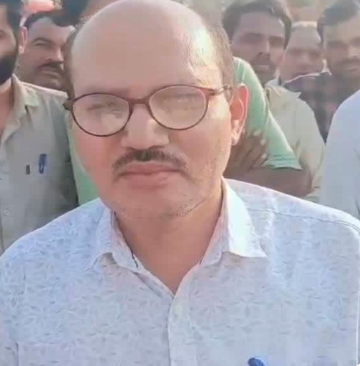 MP : दारू से चलती है एमपी में मोहन यादव सरकार..? पन्ना तहसीलदार की मीडिया कर्मियों से बातचीत का वीडिओ वायरल 7 Screenshot 20250411 162823.Chrome28129