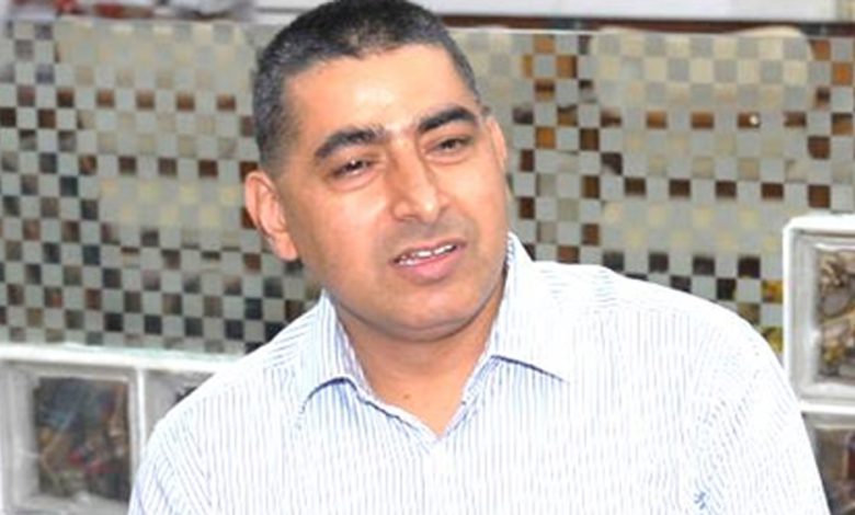 अधिकारियों को अपने अधिकारों की जानकारियॉ होना चाहिए गुलशन