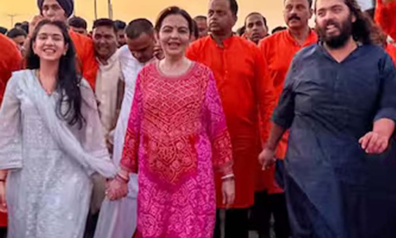 अनंत अनंत ने अपने 30वें जन्मदिन पर भगवान द्वारकाधीश को