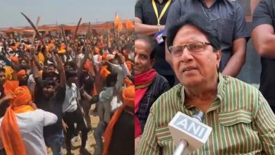 करणी सेना का आगरा में प्रदर्शन तलवार और बदूंक लेकर