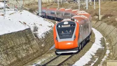 कश्मीर घाटी में पहली बार वंदे भारत एक्सप्रेस ट्रेन की