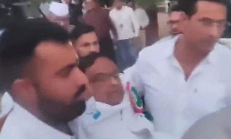 कांग्रेस नेता पी चिदंबरम साबरमती आश्रम में हुए बेहोश अस्पताल