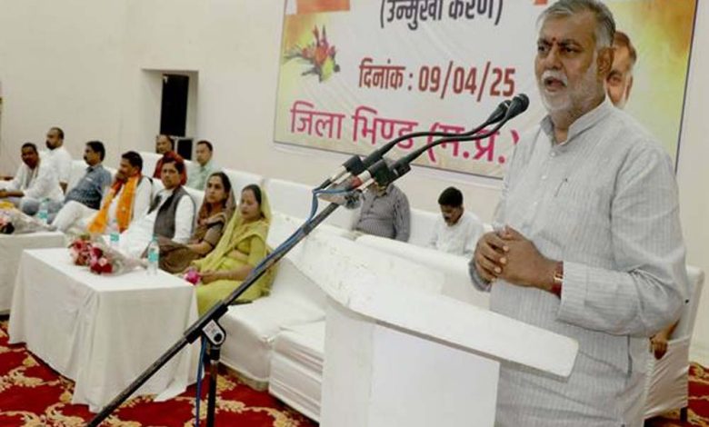 केवल निर्माण कराना पंचायत का कार्य नहीं, हमें लोगों की विचार प्रणाली भी बदलना होगी : प्रभारी मंत्री पटेल 1 केवल निर्माण कराना पंचायत का कार्य नहीं हमें लोगों की