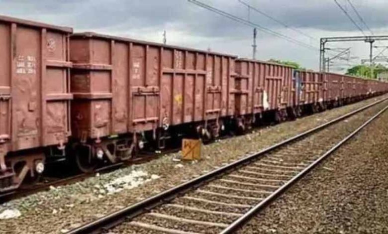 चक्रधरपुर रेल मंडल में बिना लोको पायलट के 2 KM
