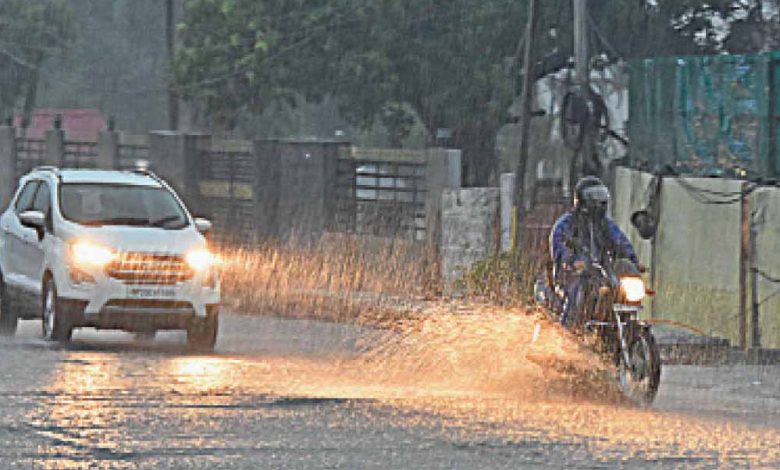 छत्तीसगढ़ में वेस्टर्न डिस्टर्बेंस की वजह से मौसम बदला, 4 दिन आंधी बारिश का अलर्ट, 24 जिलों में आज बूंदाबांदी की संभावना 1 छत्तीसगढ़ में वेस्टर्न डिस्टर्बेंस की वजह से मौसम बदला 4