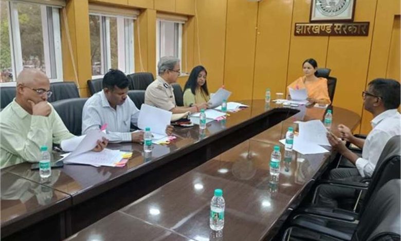 झारखंड के मुख्य सचिव की अध्यक्षता में संपन्न बैठक में हजारीबाग के पदमा ओपी को थाना का दर्जा देने का फैसला लिया गया 1 झारखंड के मुख्य सचिव की अध्यक्षता में संपन्न बैठक में