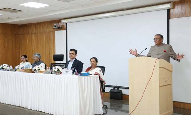 डिजिटल मीडिया के दौर में पारदर्शी और सही समय पर दी गई जानकारी बहुत जरूरी : ज्ञानेश कुमार 1 डिजिटल मीडिया के दौर में पारदर्शी और सही समय पर