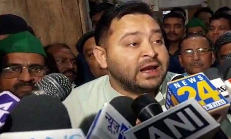 तेजस्वी यादव ने कहा- बिहार में 'डबल इंजन' की सरकार में एक तरफ भ्रष्टाचार तो दूसरी तरफ अपराध का इंजन 1 तेजस्वी यादव ने कहा बिहार में डबल इंजन की सरकार