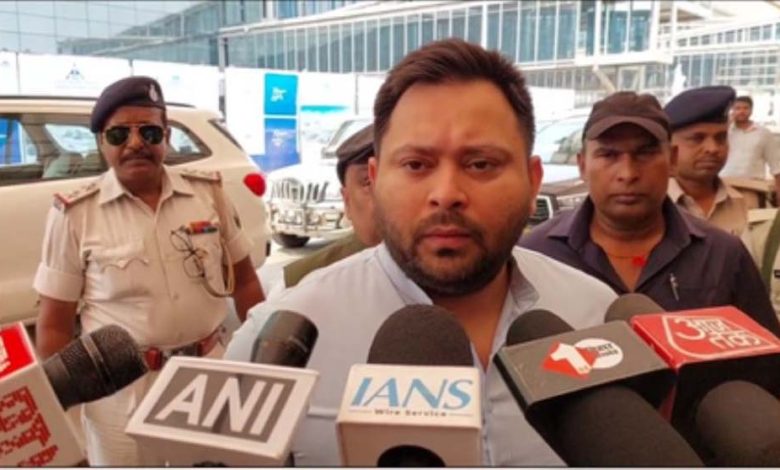 तेजस्वी यादव ने राज्य की कानून-व्यवस्था को लेकर एक बार फिर नीतीश कुमार को निशाने पर लिया 1 तेजस्वी यादव ने राज्य की कानून व्यवस्था को लेकर एक बार