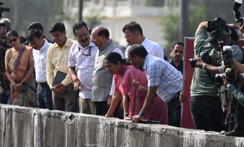 दिल्ली की सीएम रेखा गुप्ता ने यमुना सफाई के मुद्दे