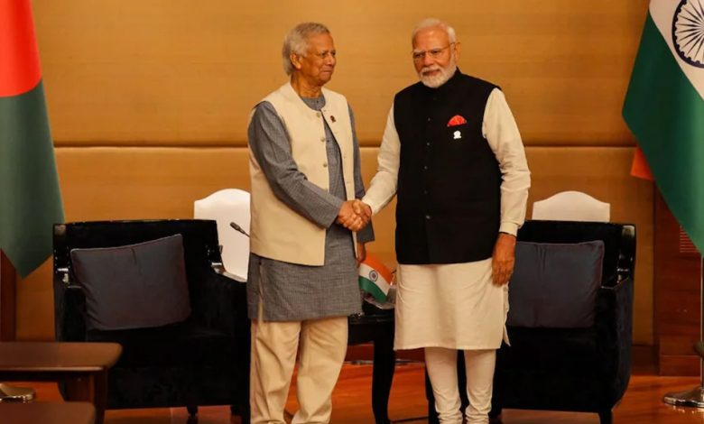 द्विपक्षीय तनाव के बीच पीएम मोदी और बांग्लादेश के यूनुस के बीच मुलाकात 1 द्विपक्षीय तनाव के बीच पीएम मोदी और बांग्x200dलादेश के यूनुस