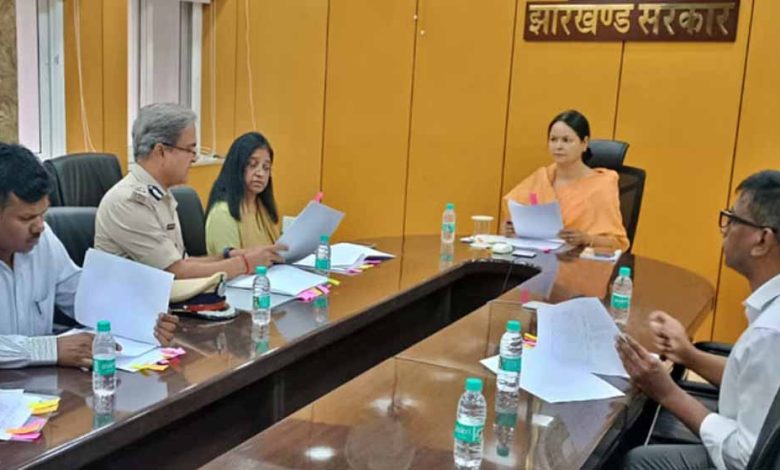 पदमा ओपी को थाना में बदलेगा प्रशासन, देवघर एयरपोर्ट में नया पुलिस आउट पोस्ट खोलने का लिया निर्णय 1 पदमा ओपी को थाना में बदलेगा प्रशासन देवघर एयरपोर्ट में