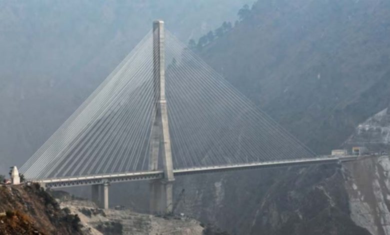 पहाड़ों के बीच प्रगति का सेतु ‘अंजी खड्ड