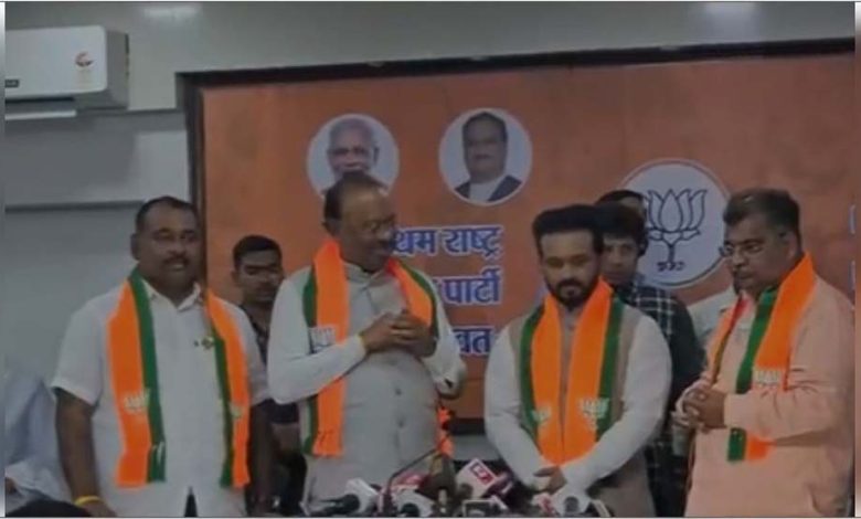 पूर्व क्रिकेटर केदार जाधव ने थामा भाजपा का दामन बावनकुले