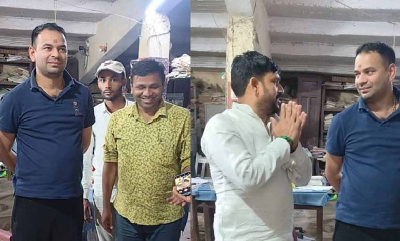 पूर्व मंत्री तेज प्रताप यादव फिर चर्चा में, एक पीड़ित परिवार को ले गाए पुलिस के पास 1 पूर्व मंत्री तेज प्रताप यादव फिर चर्चा में एक पीड़ित