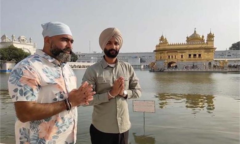 पैरालंपिक और अर्जुन पुरस्कार विजेता हरविंदर सिंह श्री दरबार साहिब हुए नतमस्तक, उन्हें सम्मानित भी किया 1 पैरालंपिक और अर्जुन पुरस्कार विजेता हरविंदर सिंह श्री दरबार साहिब