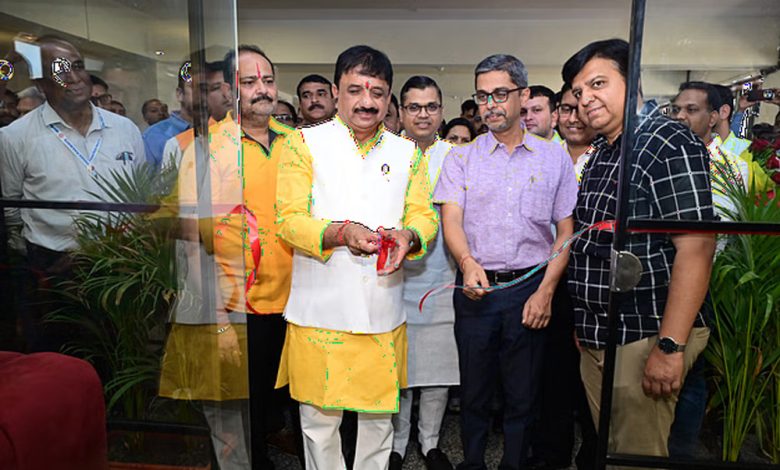 प्रदेश के पहले पॉड होटल की शुरुआत भोपाल रेलवे स्टेशन में की गई, सांसद आलोक शर्मा ने शुभारंभ किया 1 प्रदेश के पहले पॉड होटल की शुरुआत भोपाल रेलवे स्टेशन